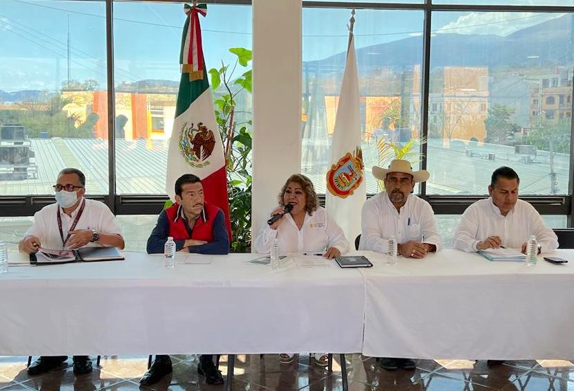Prepara gobierno de Guerrero gestiones de caminos artesanales para la región de la Sierra