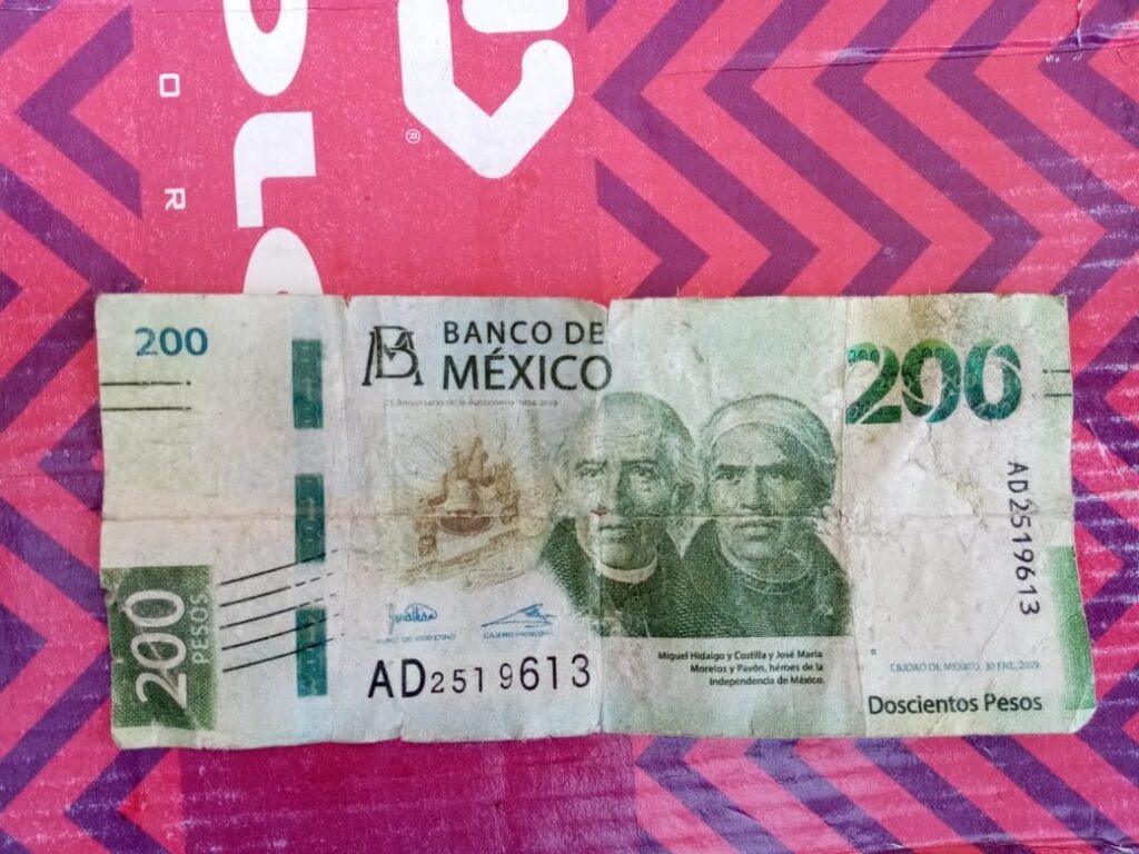 Alertan por billetes falsos en mercado de Tecpan