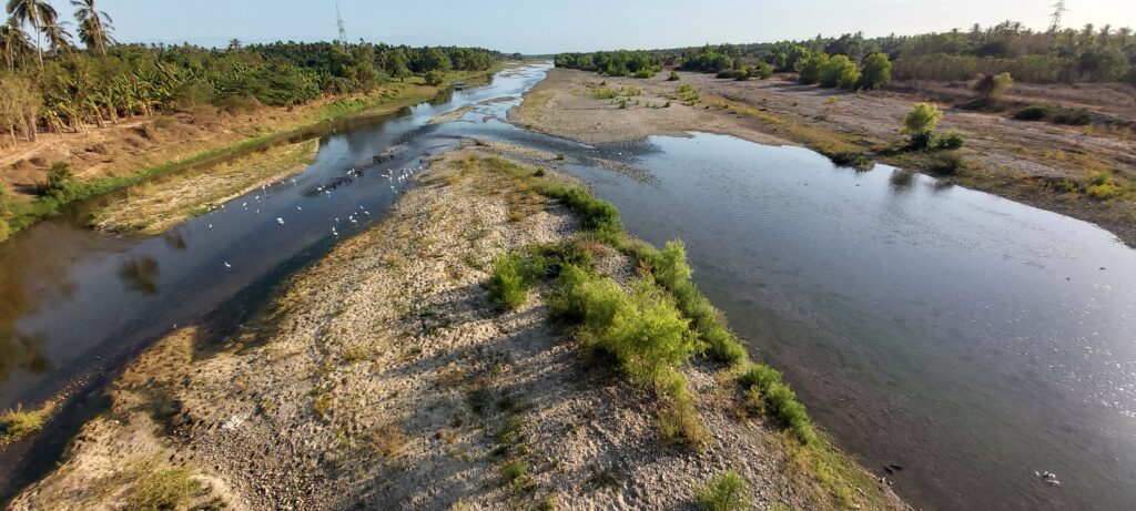 Lamentan condiciones del río de Tecpan