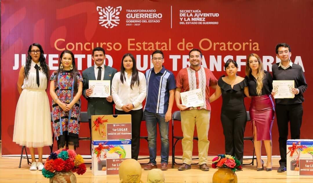 Joven tecpaneco gana concurso de oratoria