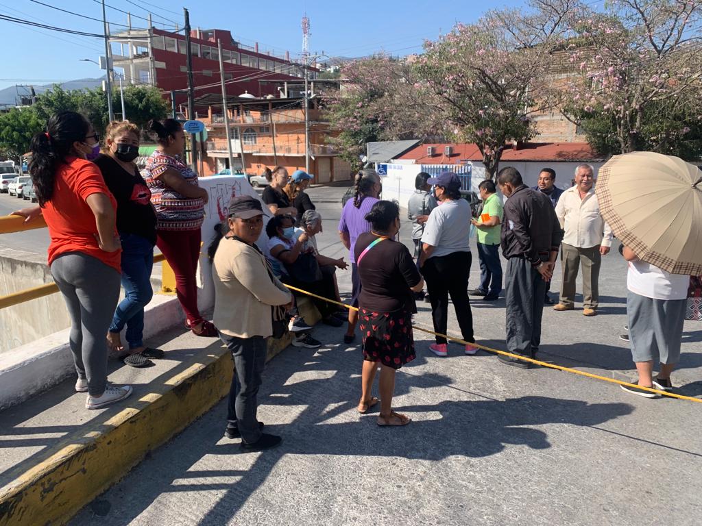 En Chilpancingo… Sólo con bloqueos viales CAPACH suministra el agua a los usuarios
