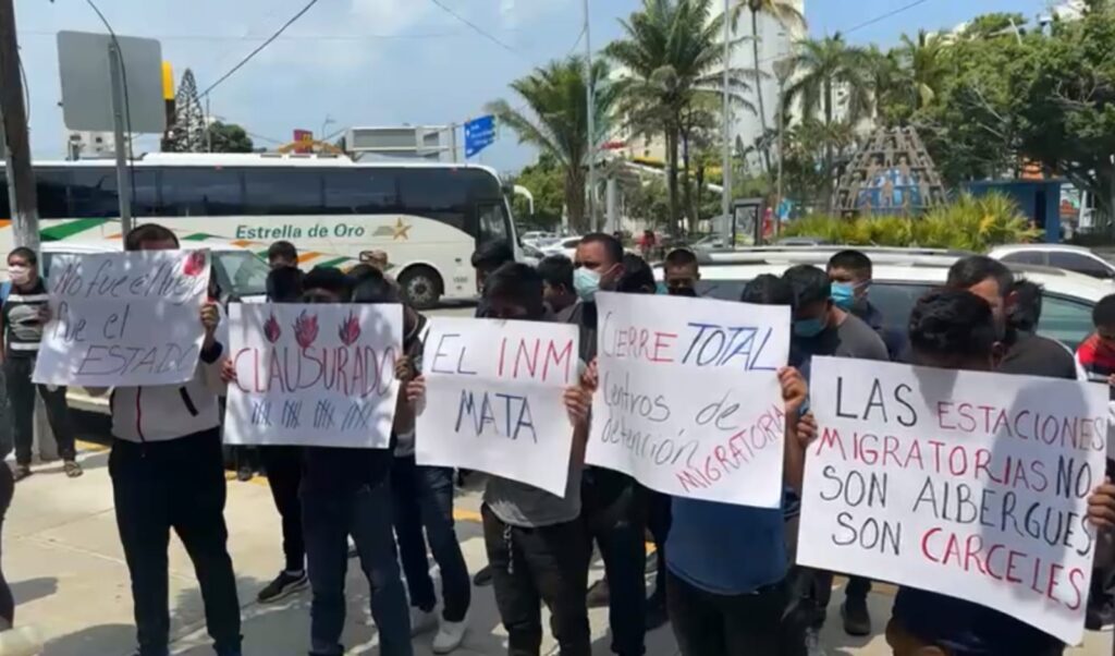 En Acapulco… Por la muerte de 39 migrantes, clausuran simbólicamente la Delegación del INM