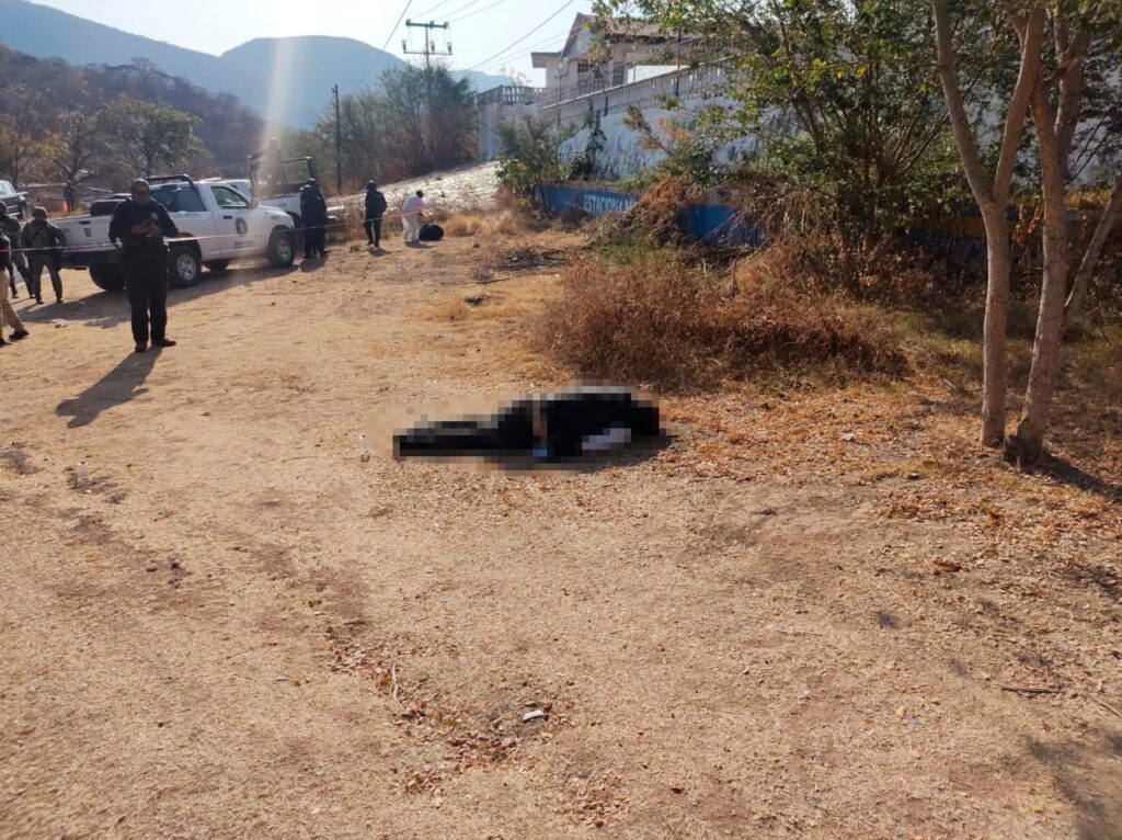 En la carretera Iguala-Taxco… Con varios balazos en la cabeza hallan a un hombre ejecutado