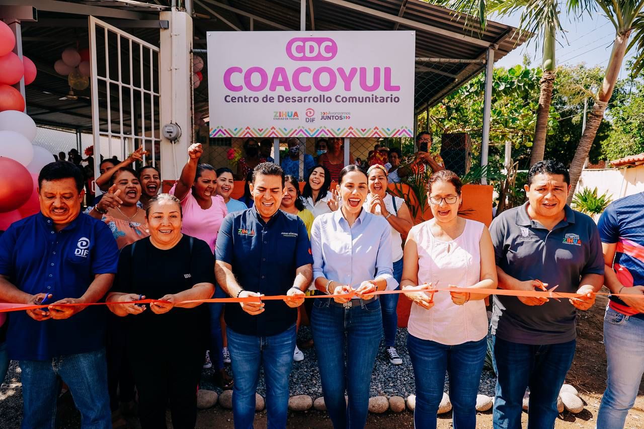 Jorge Sánchez Allec inaugura calle pavimentada y CDC en comunidad de El Coacoyul
