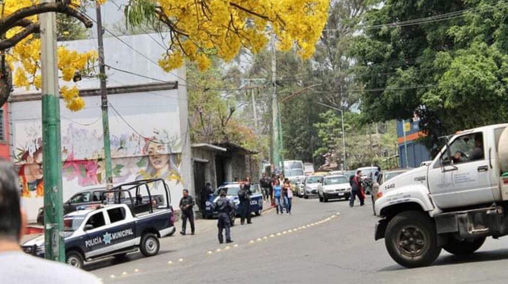 Atacan a balazos a un taxista en Cuernavaca