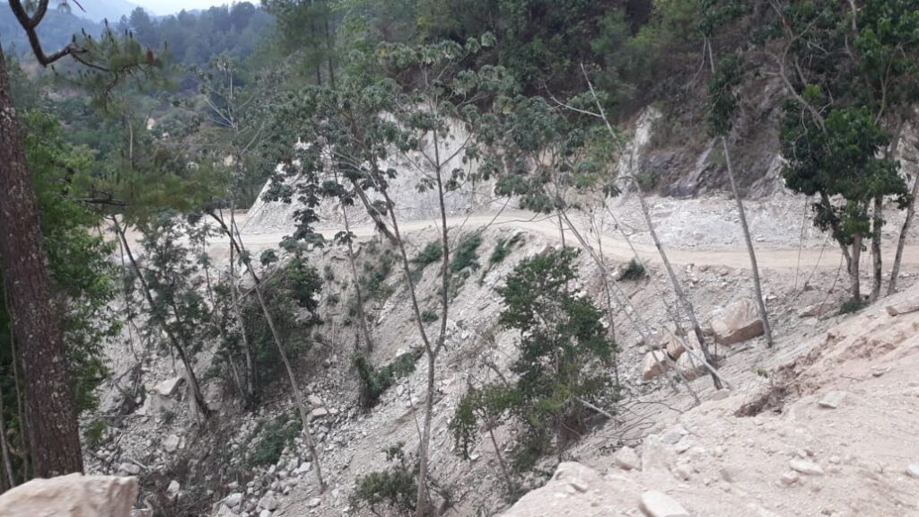 Señalan dilación de obra carretera en El Edén