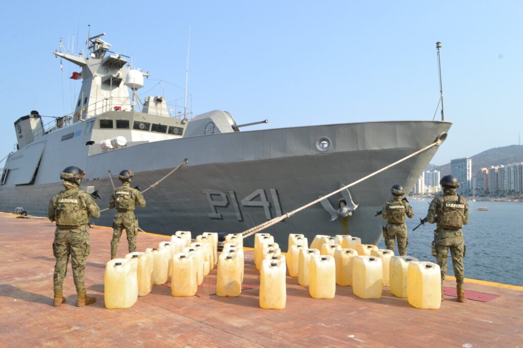 En Acapulco… Asegura la SEMAR dos embarcaciones con 2,640 litros de presunto combustible ilegal
