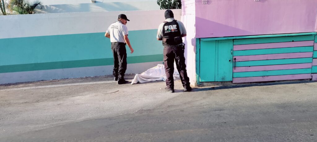 Encuentran a un hombre muerto afuera del Hospital General de Chilpancingo