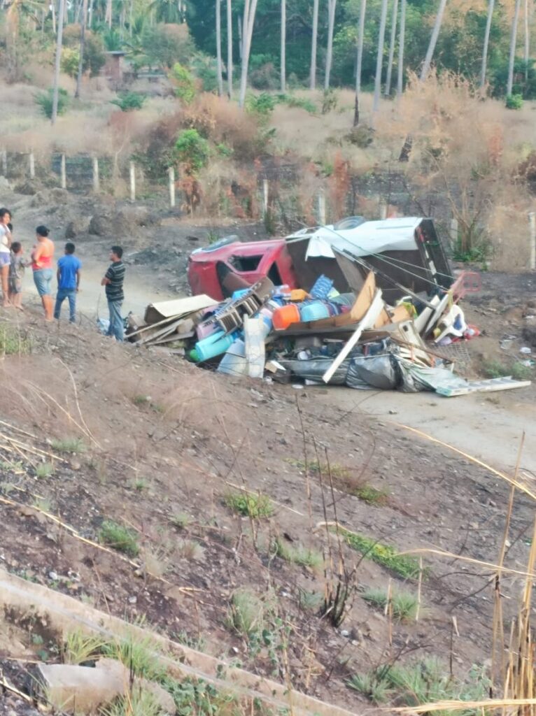 Un lesionado deja volcadura en Coyuca