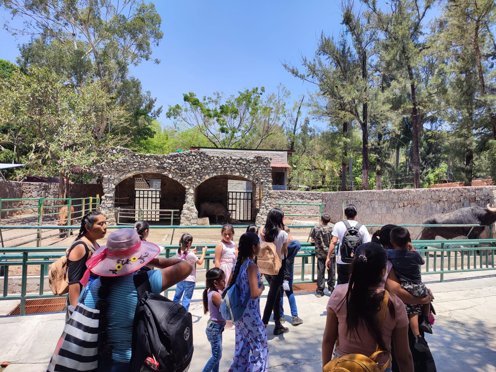 Miles de visitantes acuden al zoológico “Zoochilpan” de Chilpancingo, durante las vacaciones de Semana Santa