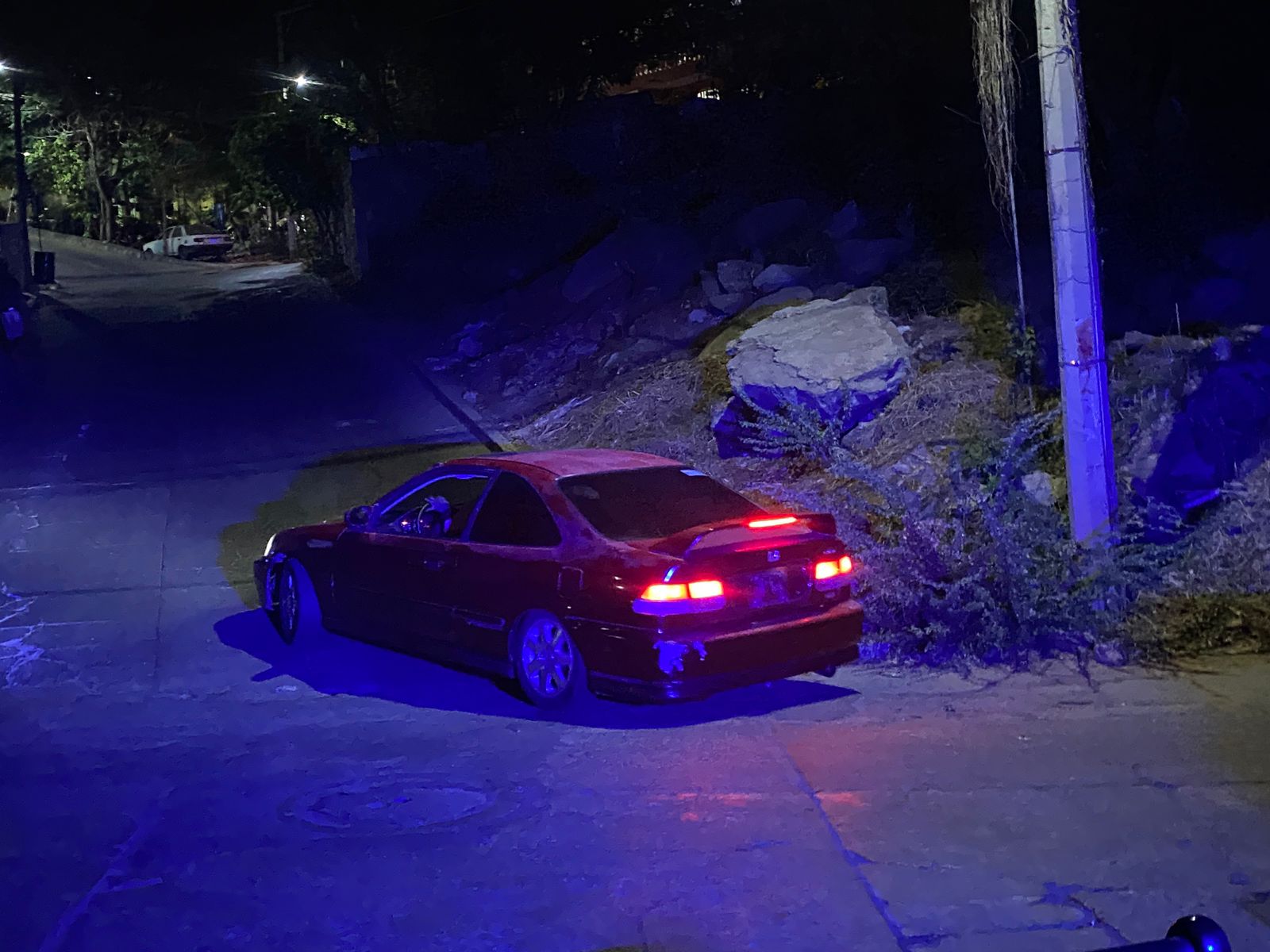 Conductora alcoholizada es detenida al tratar de escapar tras provocar choque