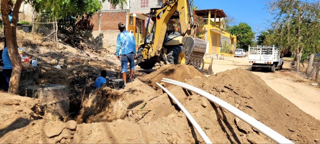 CAPAZ amplía cobertura de agua potable en Los Achotes