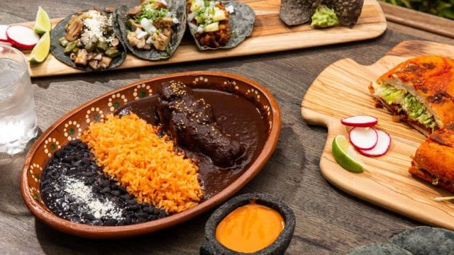 Eventos gastronómicos impulsan al sector restaurantero de Zihuatanejo 