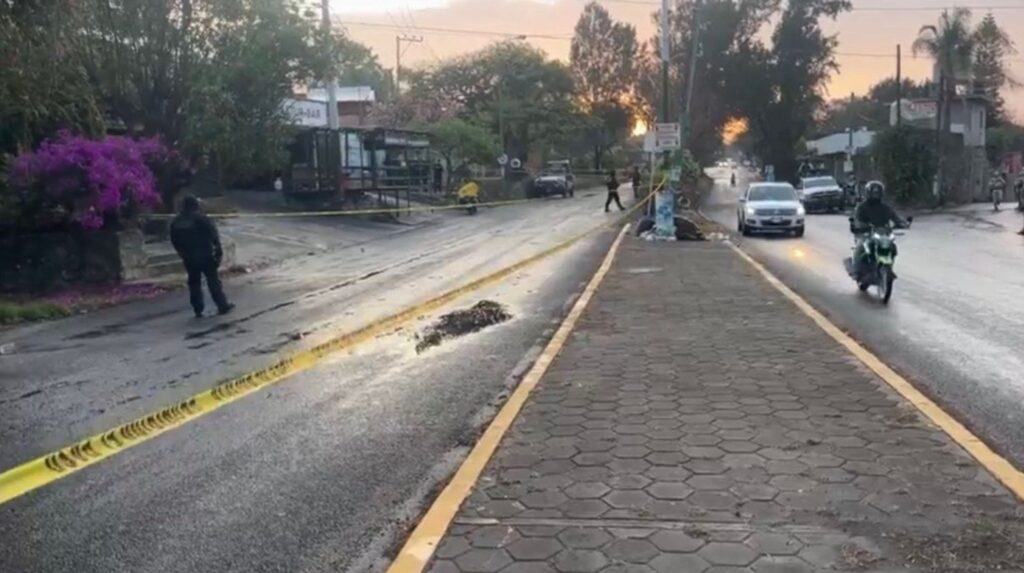 Mueren hombre y mujer tras ataque armado en un bar de Cuernavaca