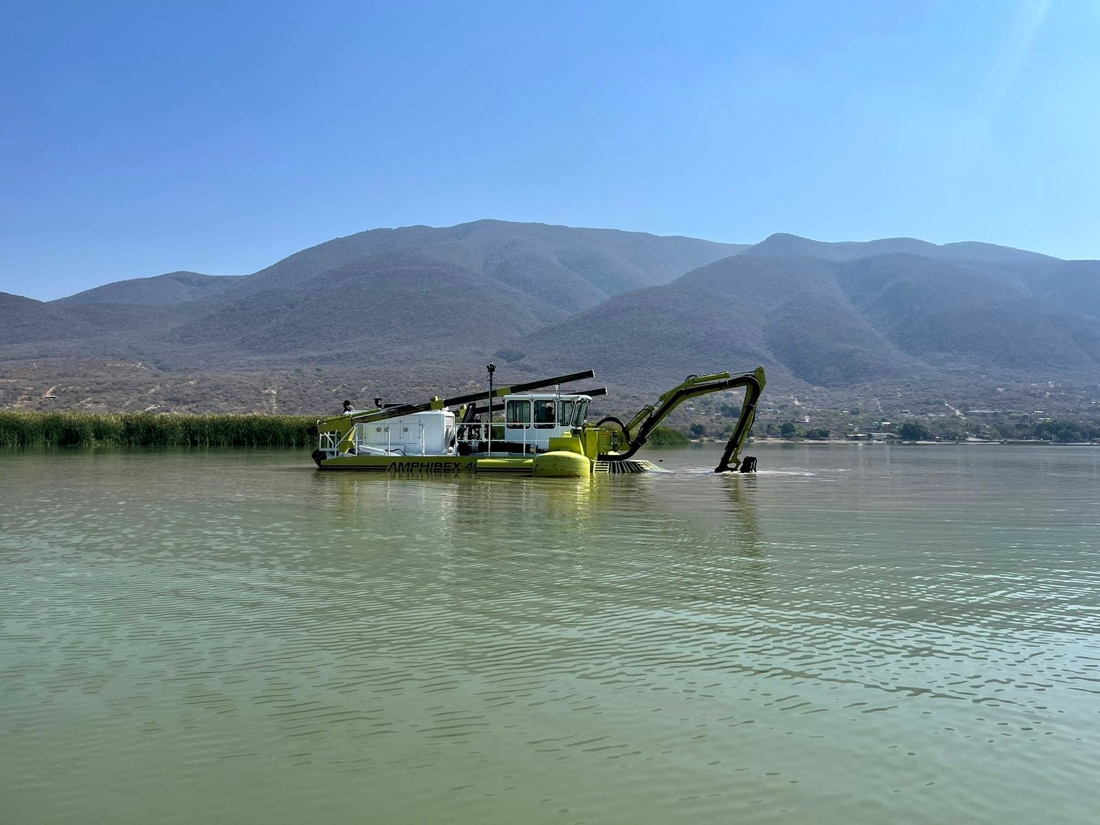 Inician pruebas preliminares para dragado de la laguna de Tuxpan en Iguala