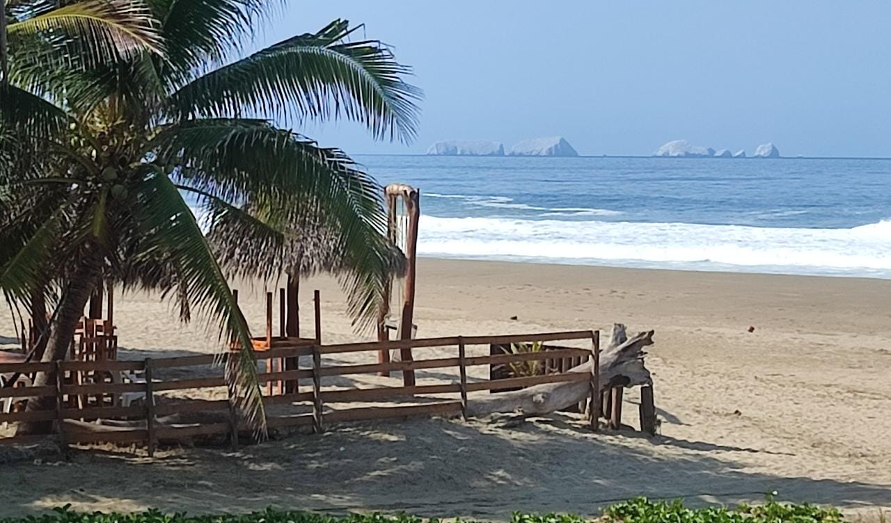 Comienza el cierre de restaurantes en playa Larga