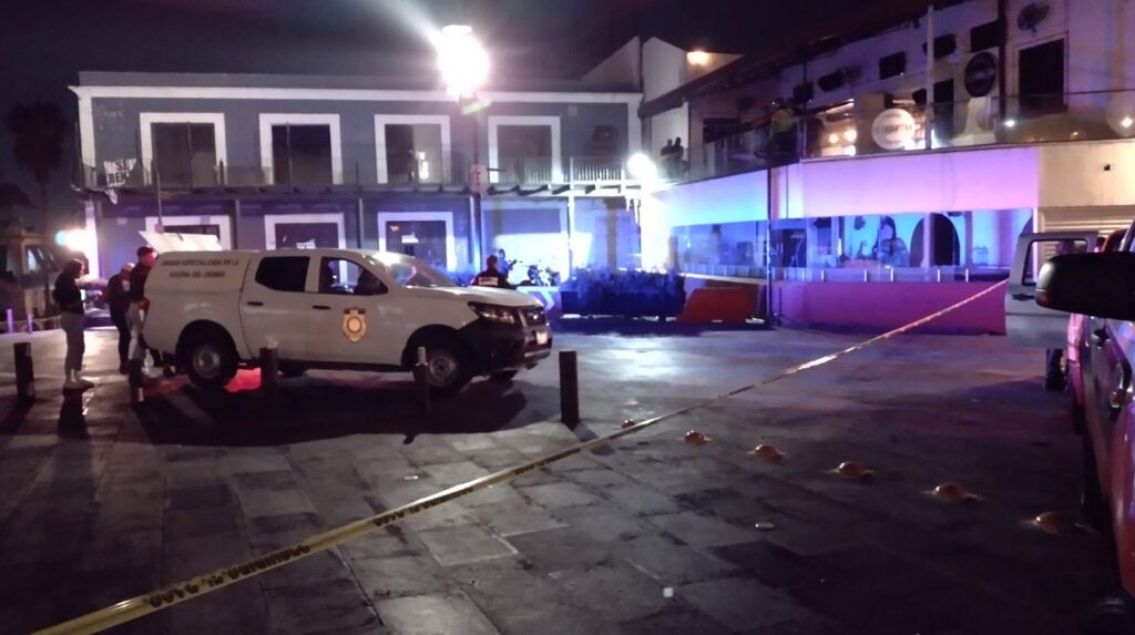 Cae un joven desde balcón de bar La Carrillera, en Cuernavaca