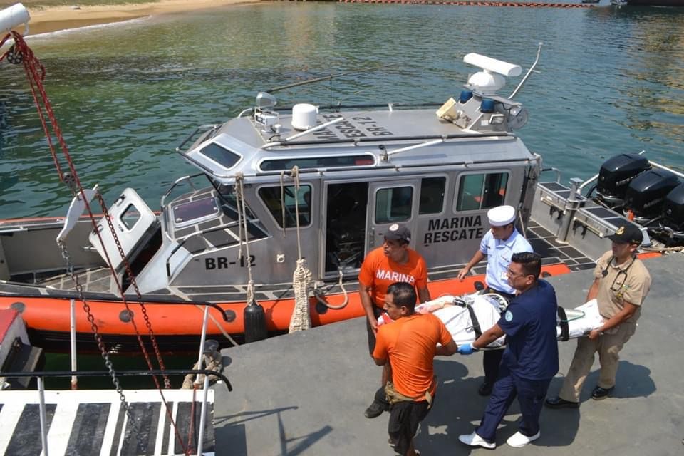 En Acapulco… Turista sufre un ataque cardíaco en un crucero y es auxiliado por efectivos de la Marina