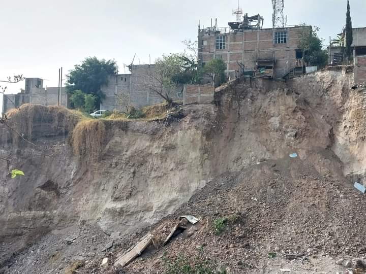 Chilpancingo… Se desgaja una barranca y 10 familias resultan afectadas