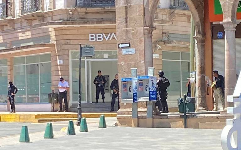 Hombre intenta asaltar un banco en La Piedad, Michoacán con una bolsa vacía