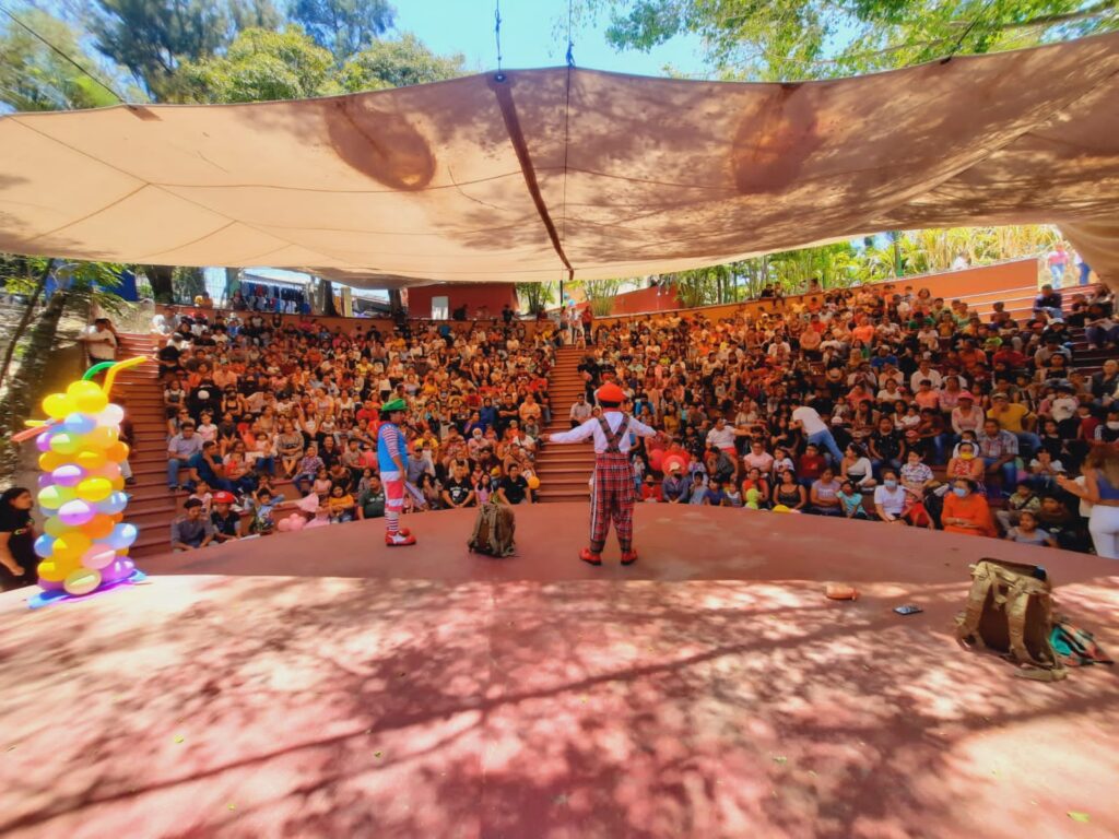 Miles de niñas y niños visitaron el zoológico zoochilpan de chilpancingo para celebrar el día de la niñez