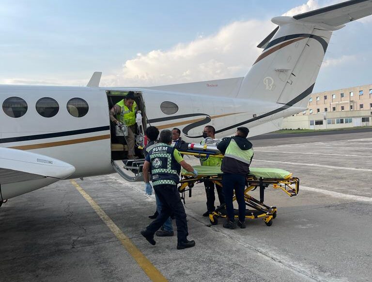 Trasladan vía aérea a menor de edad de Chilpancingo a Toluca, para recibir atención médica especializada: ssg