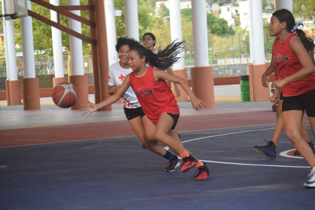 Duelos de alto calibre en la liga ADEMEBA de basquetbol