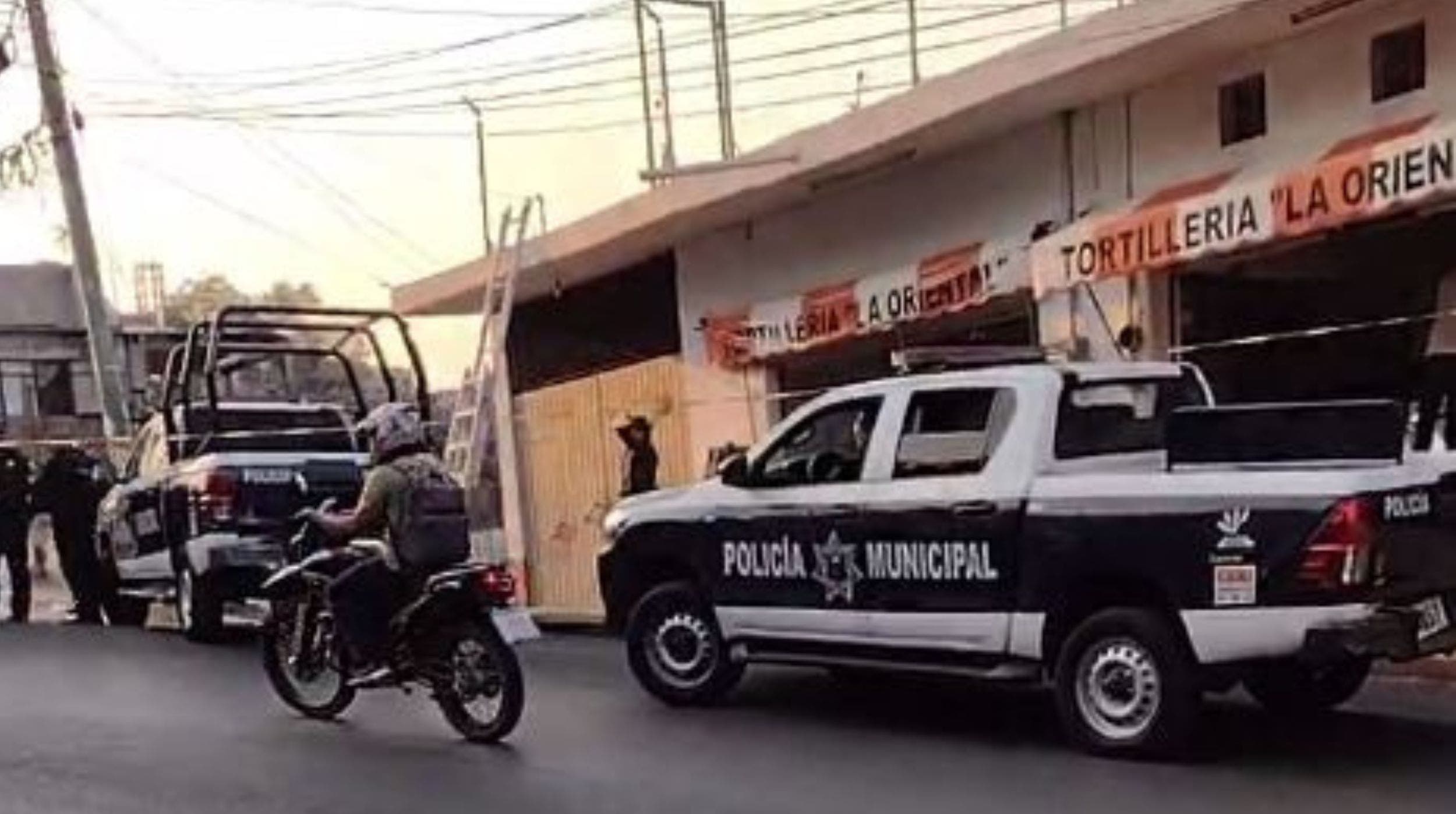 Asesinan de 2 balazos en la cabeza a un joven en la colonia Lagunilla, de Cuernavaca