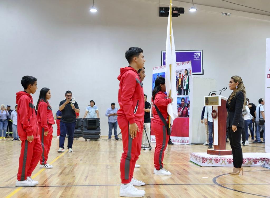 Abandera Evelyn Salgado a delegación de Guerrero rumbo a los juegos nacionales Conade 2023