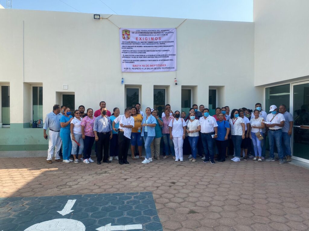 Paro en hospital del IMSS- Bienestar de Tecpán; piden renuncia del director