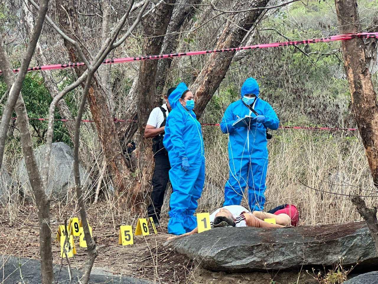 Ataque a balazos deja dos muertos y un herido, en Tierra Colorada