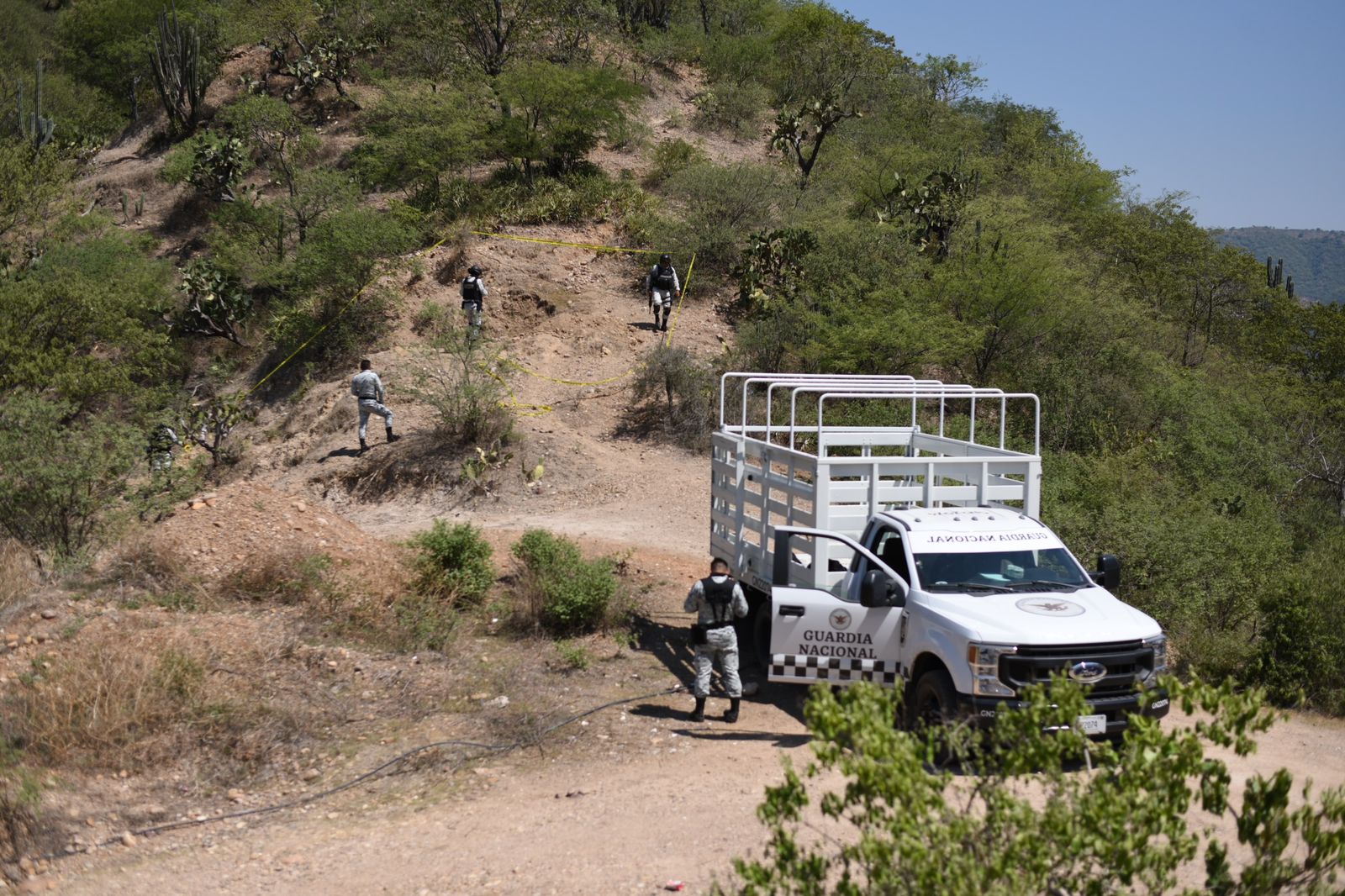 En Tlapa… Hallan fosa clandestina con probables restos humanos