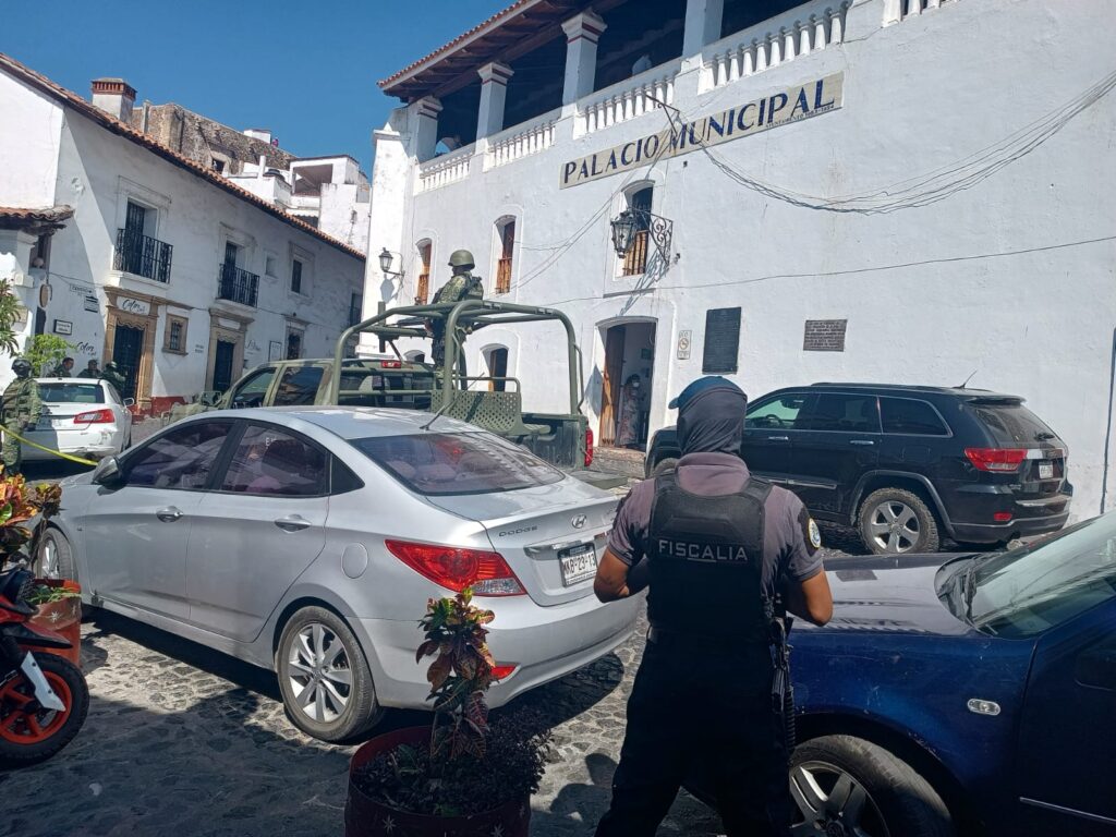 Encuentran un artefacto explosivo en el Palacio Municipal de Taxco
