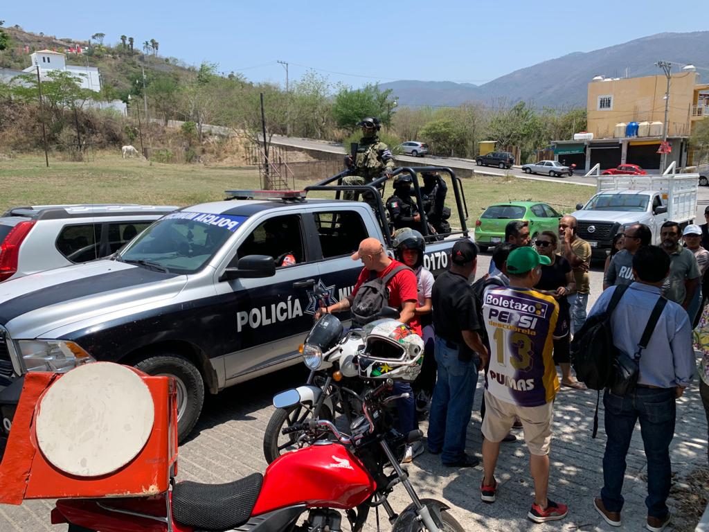 En el fraccionamiento Villas Parador de Chilpancingo… Impiden vecinos que ex regidor Oscar Garibay invadiera zona de áreas verdes