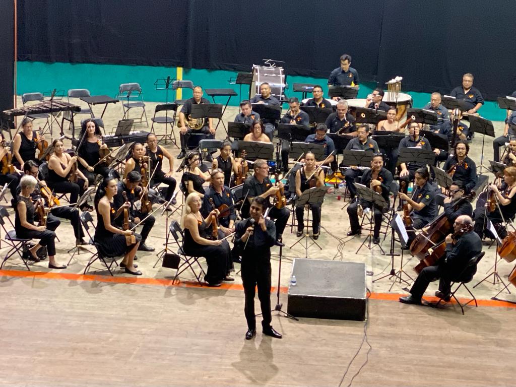 Turistas y acapulqueños disfrutan majestuoso concierto de la Filarmónica de Acapulco