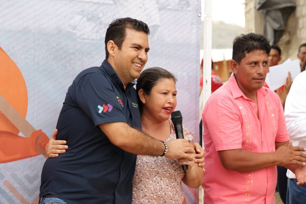 Presidente Jorge Sánchez Allec pone en servicio red de agua potable en colonia Cima de Jesús y arranca la construcción de la red de drenaje