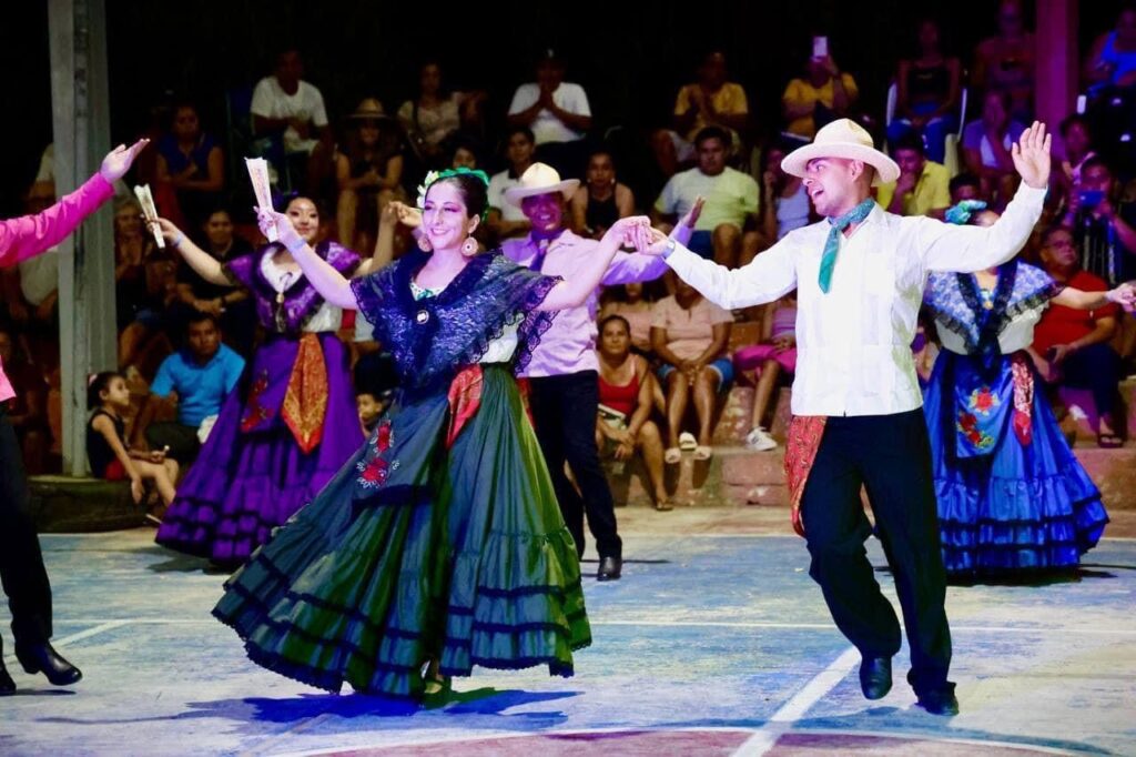 Con éxito se desarrolló Festival Nacional de Folklore Ixtapa Zihuatanejo 2023