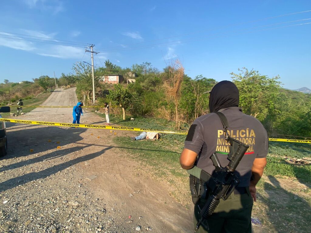 En Iguala… Atado de las manos y con una venda en la cabeza, ejecutan de 12 balazos a un hombre