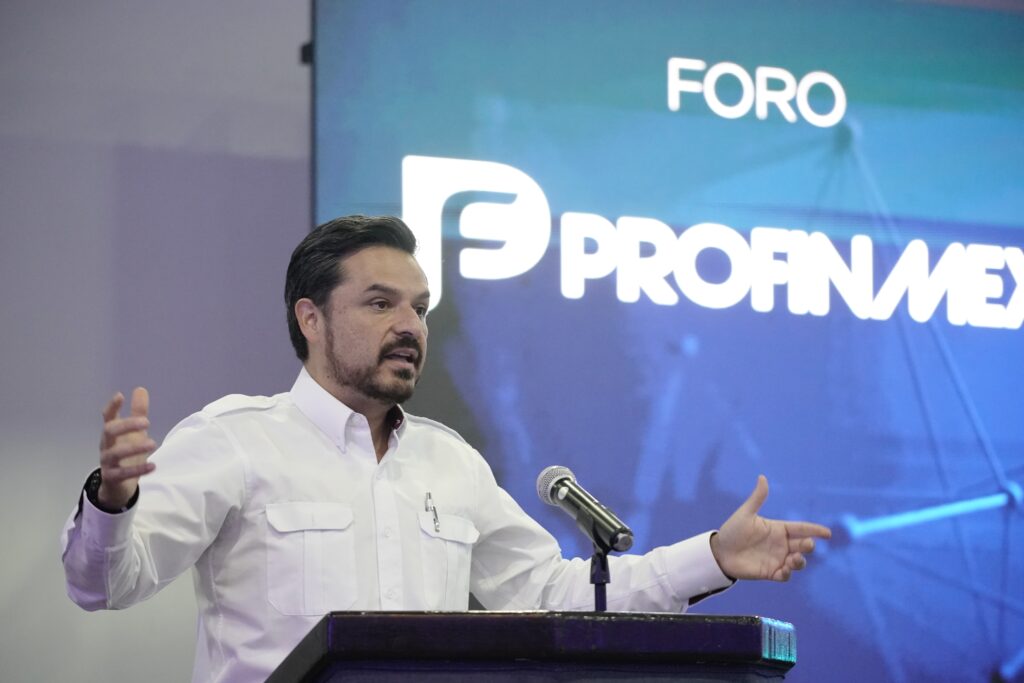 Zoé Robledo participa en el Foro Perspectiva Económica Financiera 2024 y resalta programas sociales del gobierno