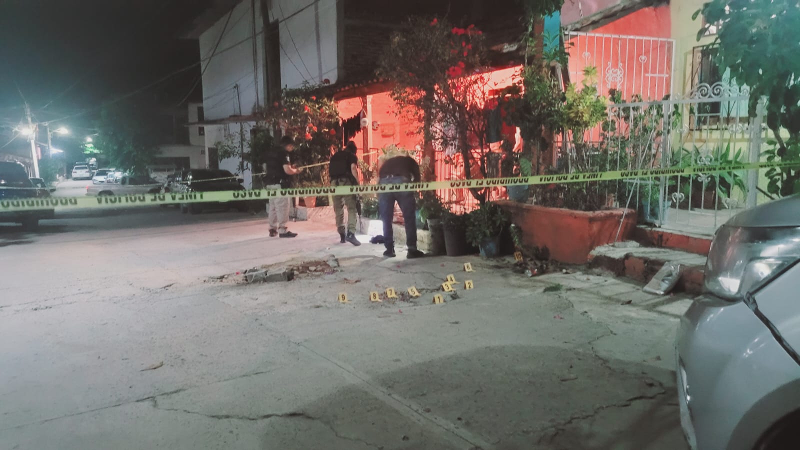 Balean a dos hombres en bar de Tecpan