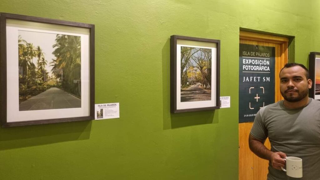 Fotógrafo inaugura exposición en Tecpan