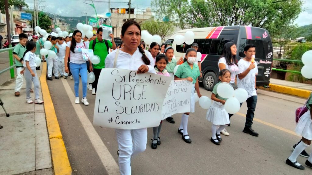 Sepultan al niño que murió a causa de una bala perdida