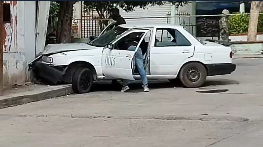 Persiguen y asesinan a balazos a un taxista en Santa Teresa, en Iguala