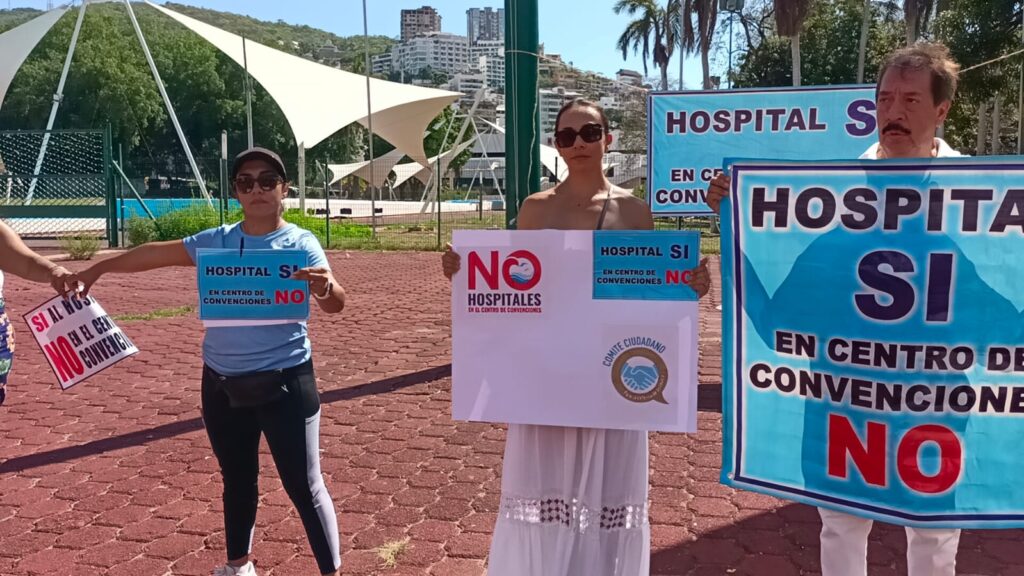 Unas 200 personas… Forman cadena humana en el CIA contra la construcción del hospital del ISSSTE