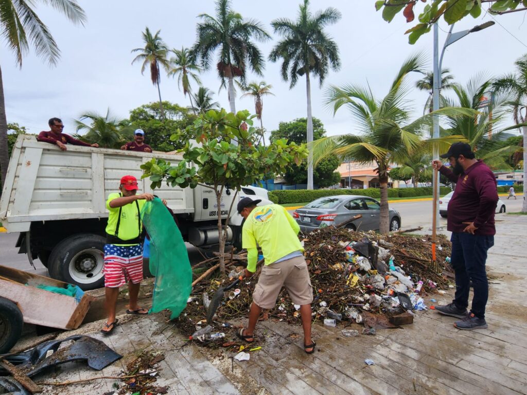 Deja el huracán “Beatriz” más de 34 toneladas de desechos en playas