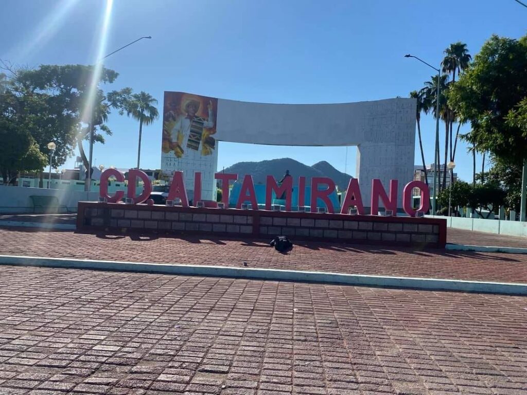 En la glorieta principal de Ciudad Altamirano… Ejecutan con un balazo en la frente a un policía ministerial