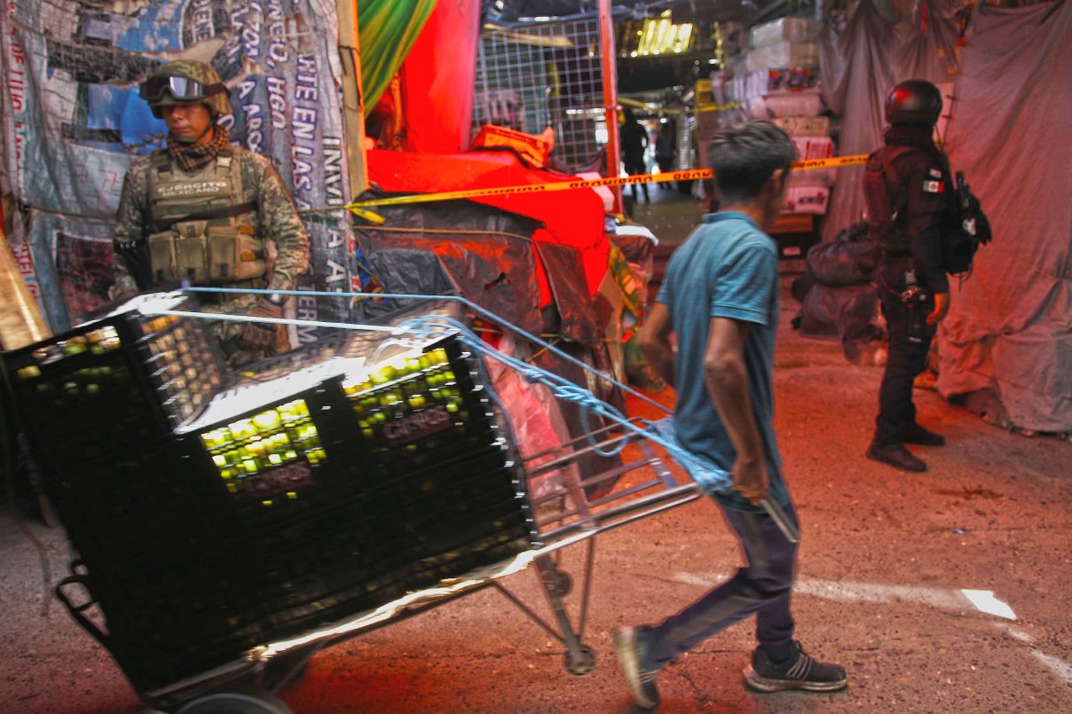 En Chilpancingo… Ejecutan a balazos a una mujer, en tianguis del mercado Baltazar R. Leyva Mancilla