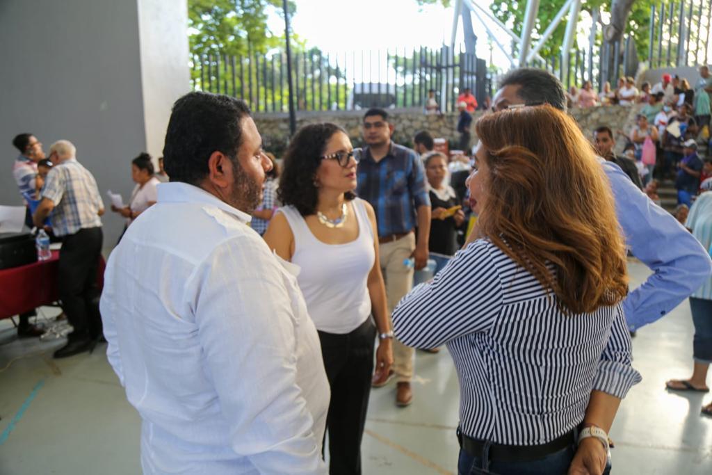 Gobierno de Evelyn Salgado continúa brindando apoyo a damnificados del mercado central de Acapulco