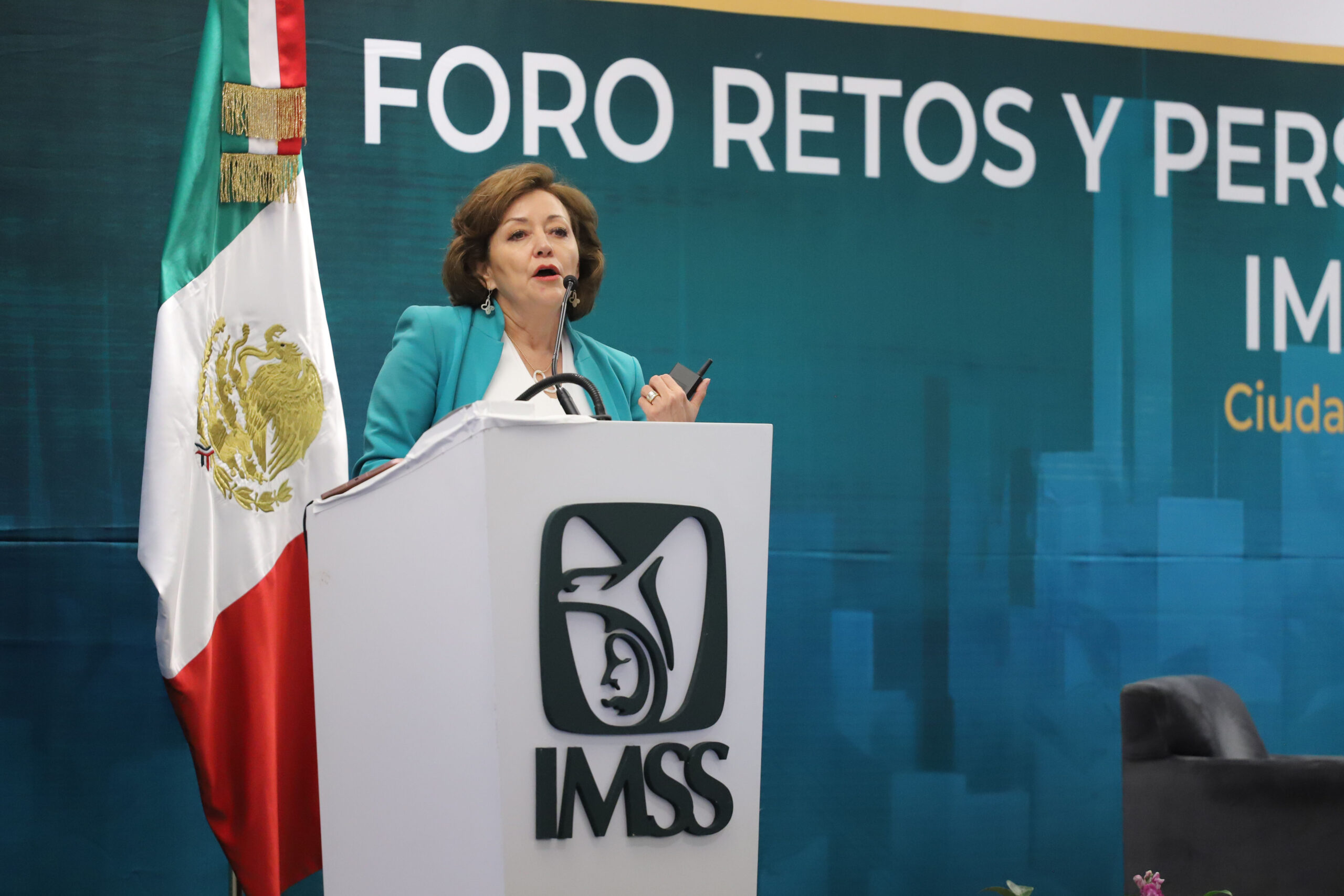 Impulsar profesionalización y mejoras normativas, retos del IMSS para siguientes 80 años