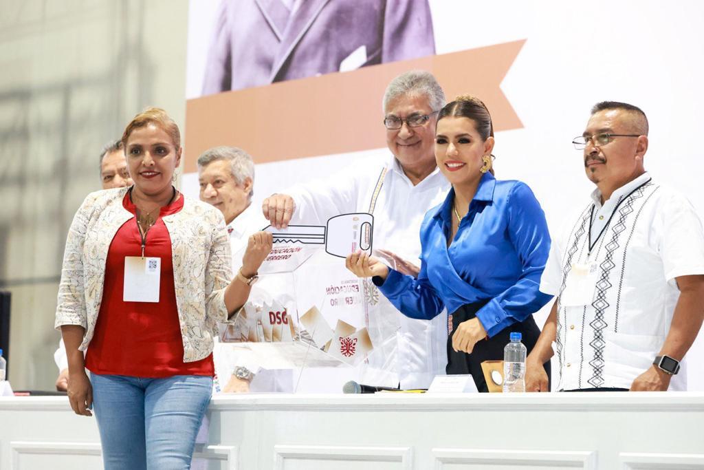 La gran revolución educativa será el legado que vamos a dejar para el futuro de Guerrero, el legado de desarrollo, de bienestar y progreso: Evelyn Salgado